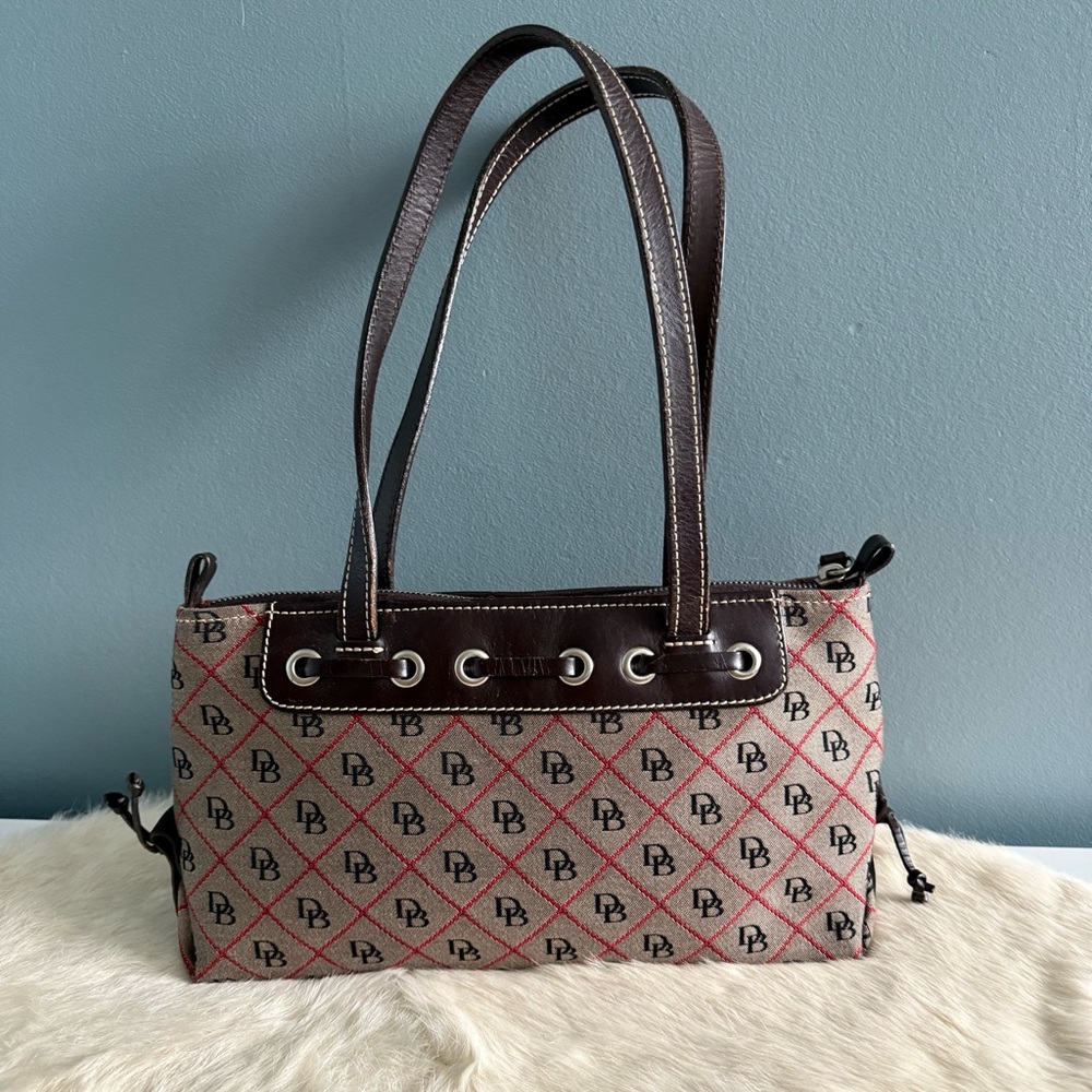 Dooney and Bourke Vintage Quilted Monogram Zip Top Tote - Picture 4 of 12